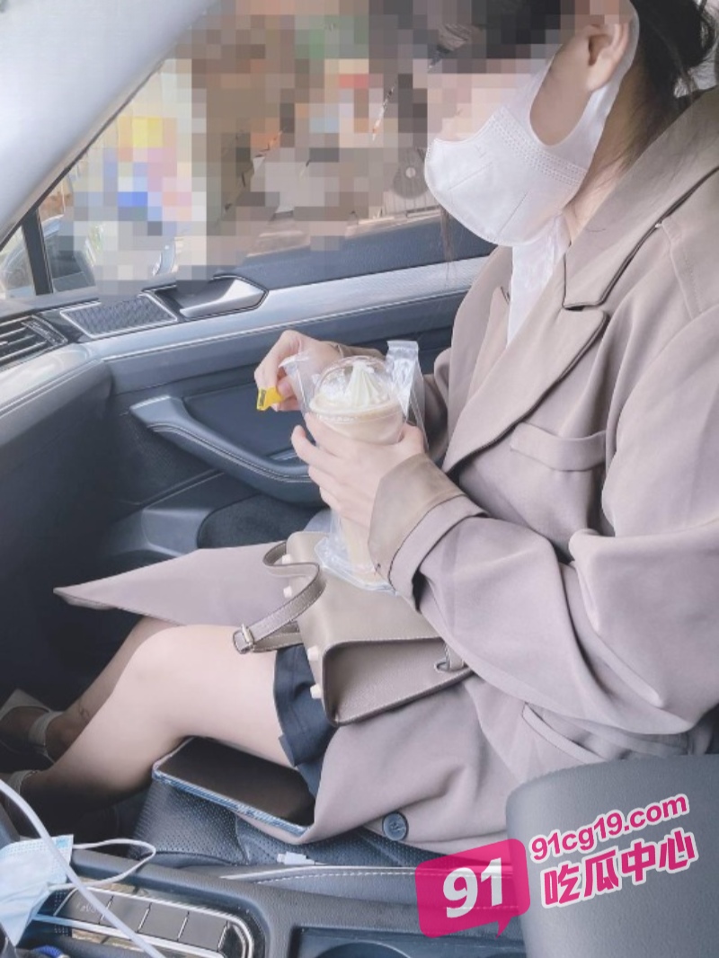 妹妹的第一次给了我！ 趁爸妈不在家妹妹的小嫩逼是我的最爱！ 配图18