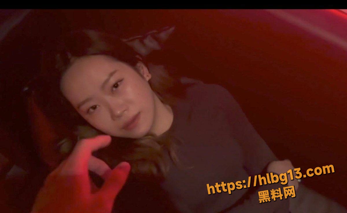 极品黑丝少妇与精英眼镜男 酒店激情狂欢 肥臀挑逗肉棒 口技高超