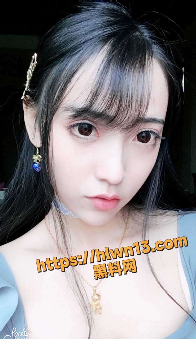 高颜值学生妹日常福利合集 各式情趣内衣轮番穿搭 酷爱水晶棒抽插嫩穴自慰分享福利传全网！