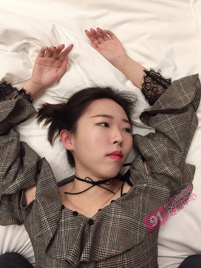 迷奸下药良家妹~猪头下药迷翻良家小姐 带到酒店花式爆操 死猪一般各种刺激玩弄!