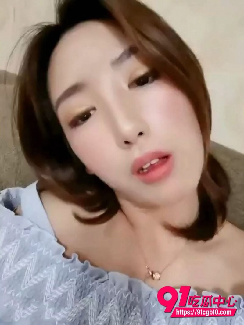苏州世贸中心已婚少妇 薛倩 婚后主动勾搭出轨小鲜肉 被弟弟操成淫荡母狗 干到眼神迷离
