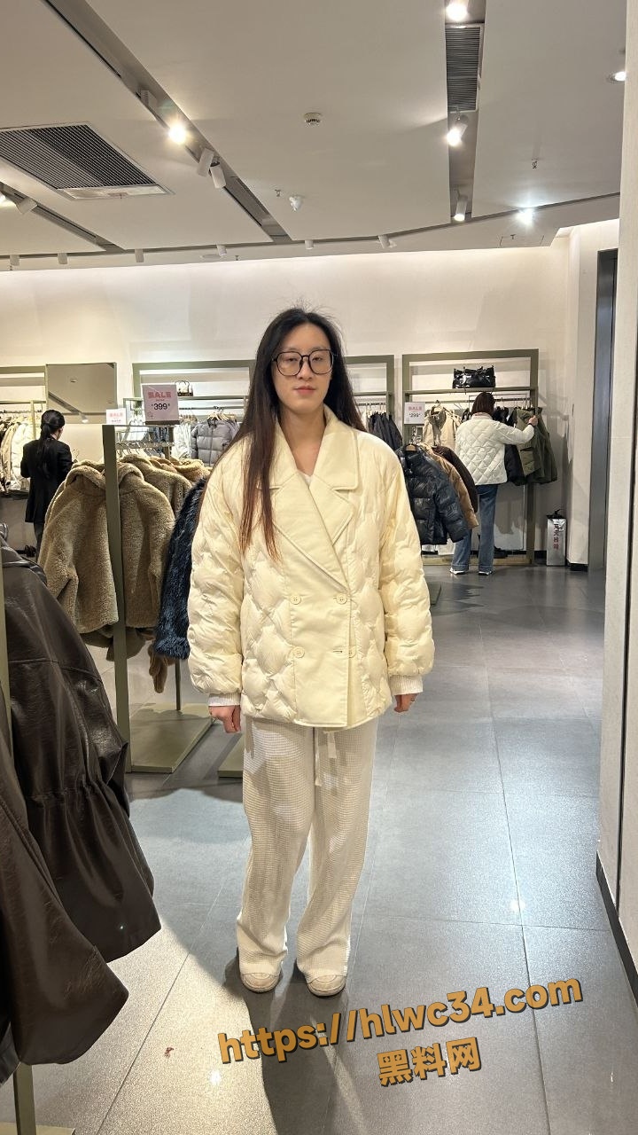 江西武功山反差妹 赵艺欣 人前黑框眼镜清纯御姐 人后情趣母狗私密性爱