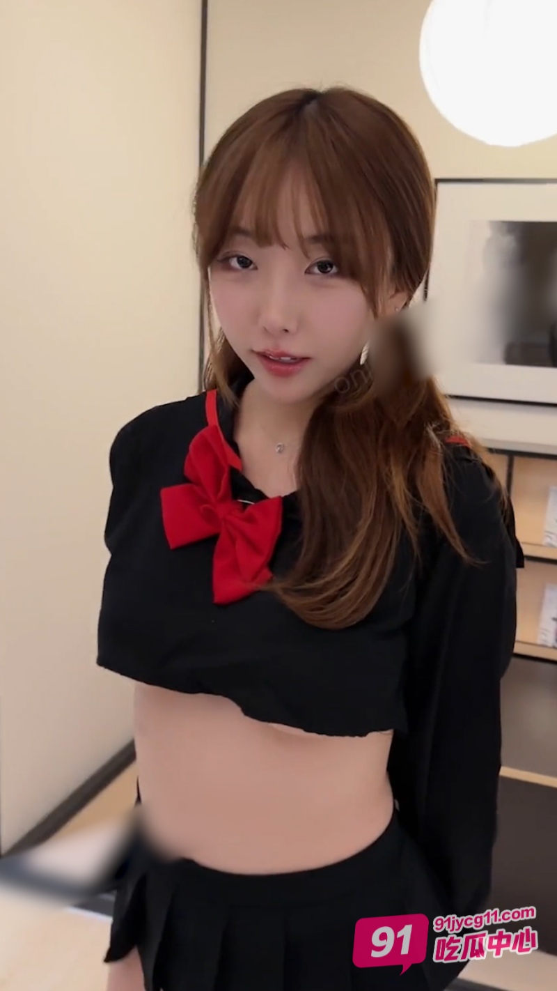 白富美lovechuu下海援交沦为便器 傲人的身材让人羡慕！ 配图3