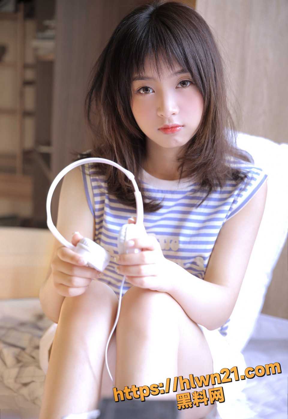 无毛白虎静待金主 白瘦幼萝莉型反差母狗软甜糯米糍 特写镜头展示极致粉嫩白虎嫩穴跳蛋自慰福利视频流出