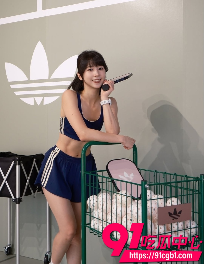 酒店自拍露脸口交无套做爱视频外流 高颜值巨乳博主提扶妮69超骚大屁股被操上下抖动1