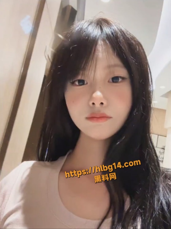 沧州交通学院超嫩妹子 袁舒蕾 极致反差露脸 白虎嫩穴被狂插 舔屌玩奶放荡至极！