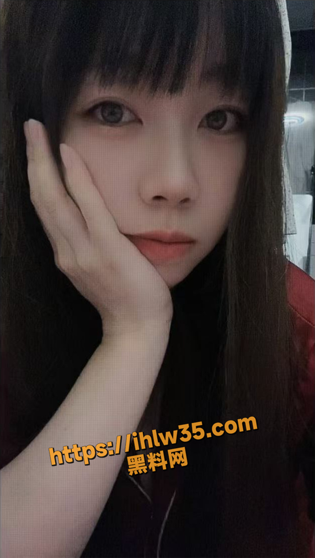 老牛吃嫩草！厦门唐顿世家家政月嫂中心一个30岁离婚少妇诱骗19岁成年男孩网恋 被母亲发现并曝光