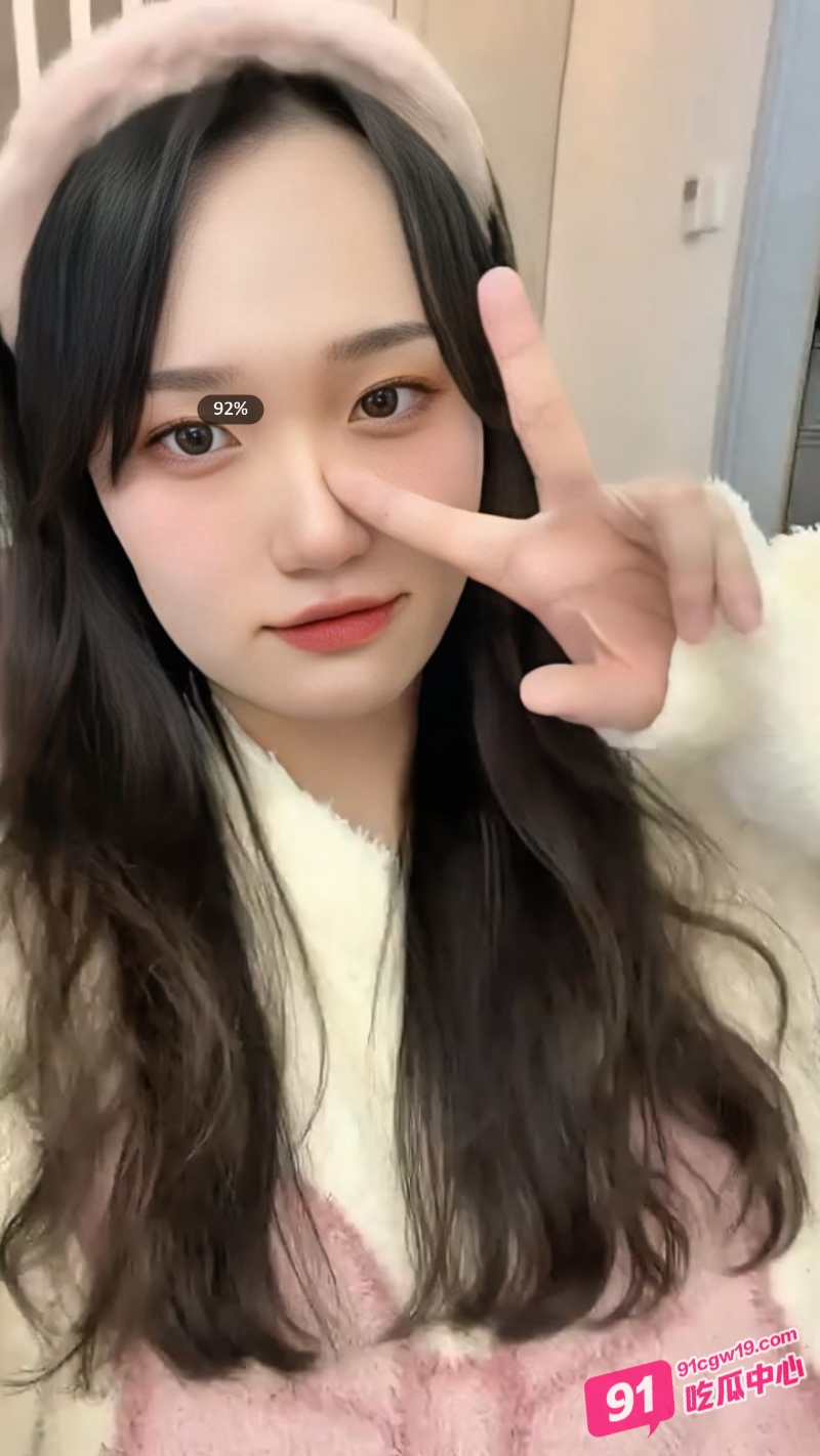 北舞大二校花陈琦文 被调教成性瘾母狗 跟主人与好友酒店激情3p 配图2