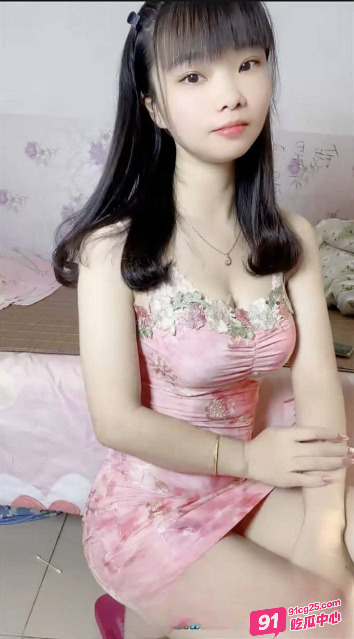 快手甜妹主播被榜一大哥扣逼后入被爆操视频曝光 太炸裂了 配图4