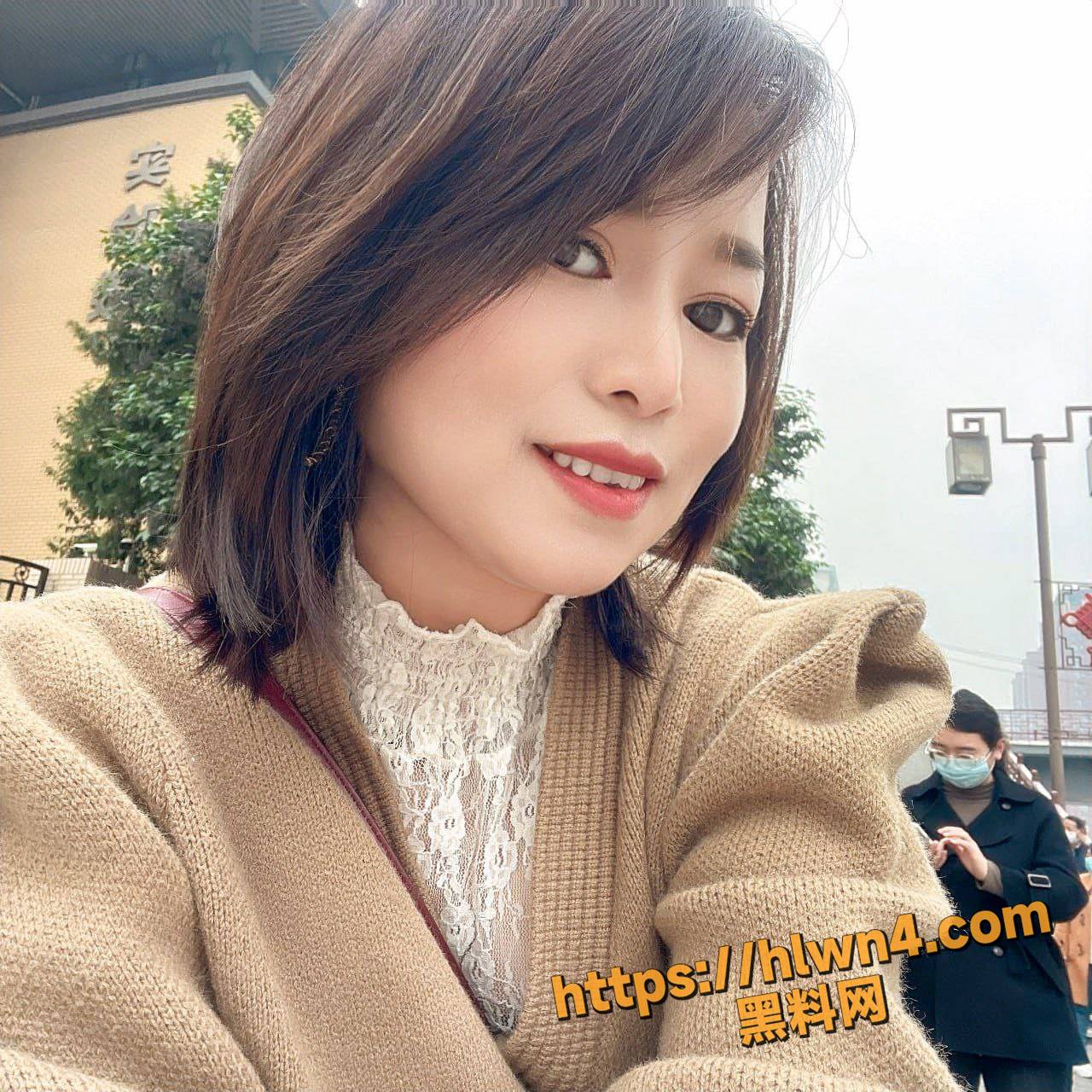 已婚熟女和绿帽老公为了追求刺激初体验尝试3p 绿帽老公记录淫荡骚妻被干的全过程！
