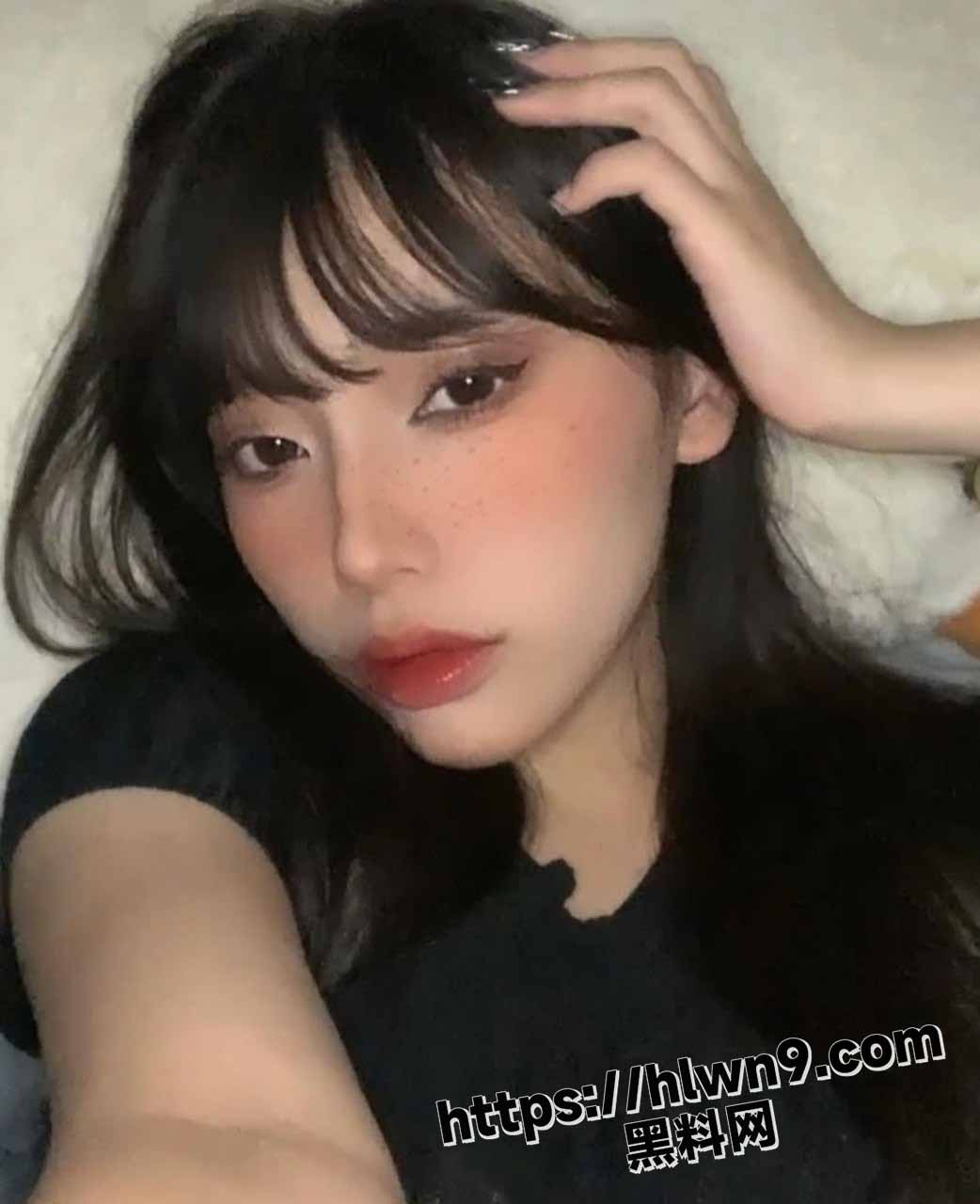 IG极品网黄美女李奶妍 自拍给前男友的裸照和漏奶视频外流 奶子又大又软让人看了都想摸！