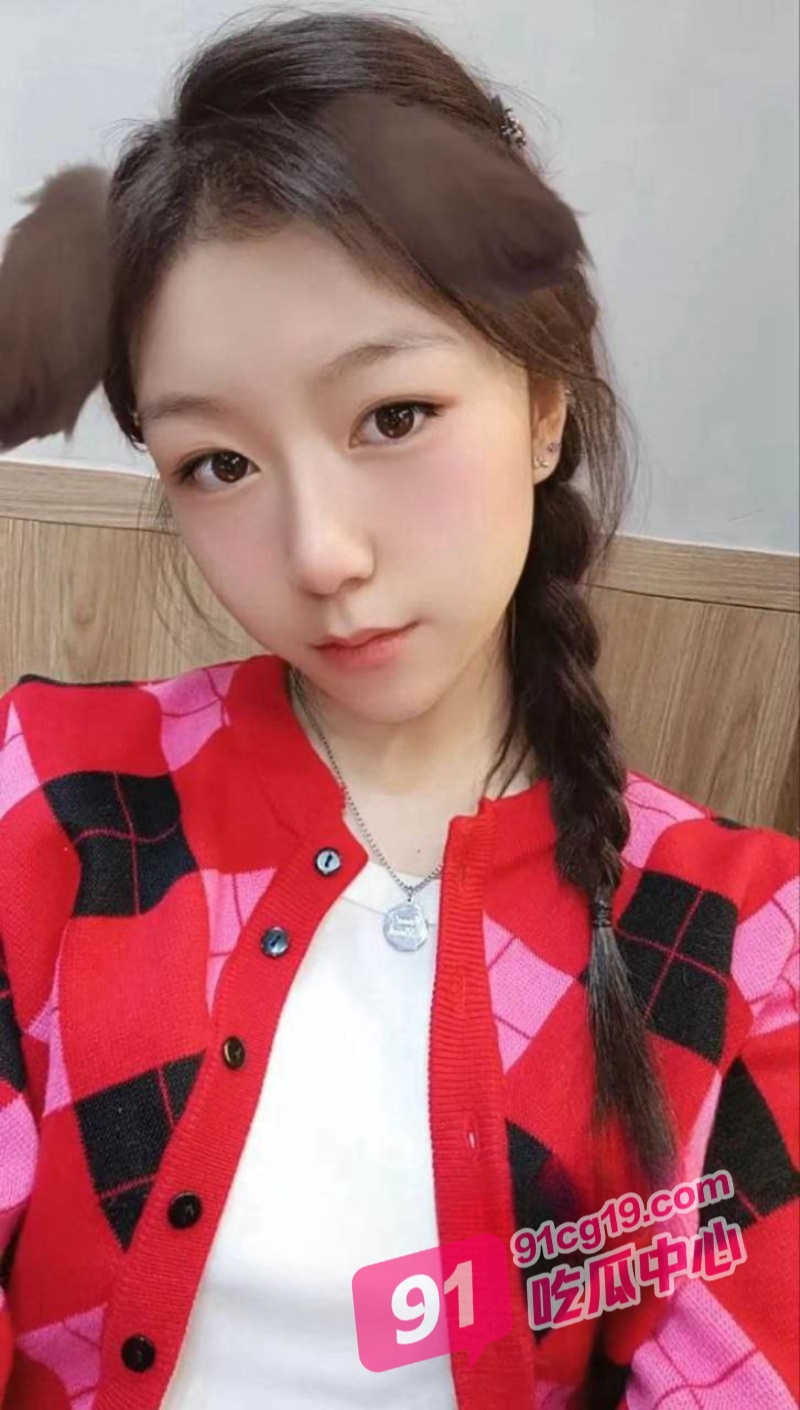 镜头下的女友别有一番滋味 脸色潮红难掩快感 让人难以把持！ 配图3