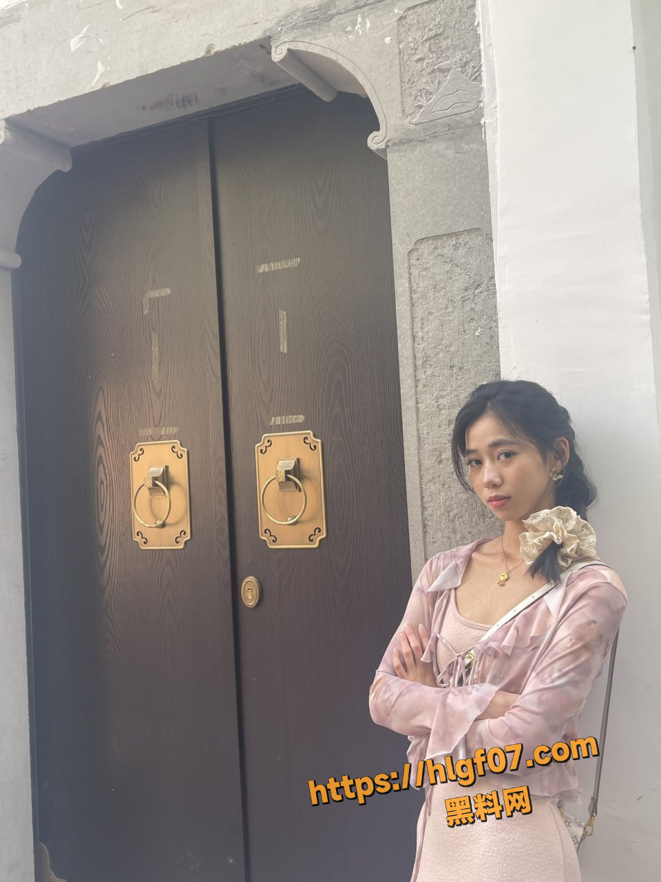 体育生阡阡一字马全裸倒立，展示火辣曲线柔美身姿释放女大学生性感魅力！