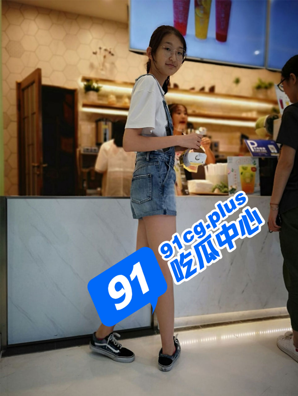 高三学生的成年礼～刚满18岁的高三学生迎来自己的成人第一课：深度调教