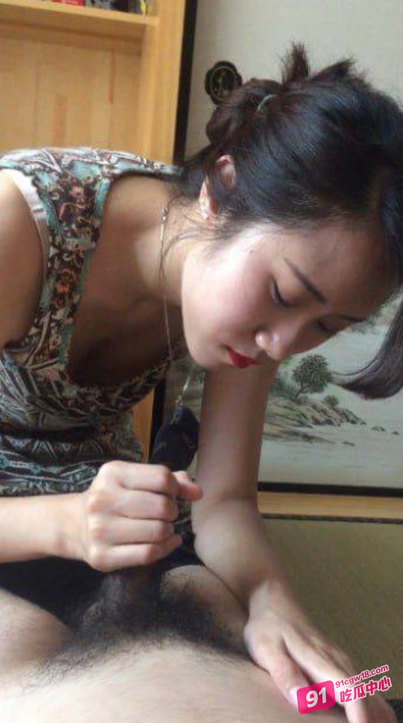 气质少妇自拍分享～老牛吃嫩草各种姿势来回变换！