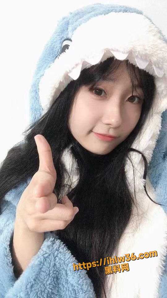 高颜值清纯校花小姐姐被渣男网络远程调教 阿黑颜露出白皙巨乳和微毛蝴蝶粉穴疯狂抽插自慰