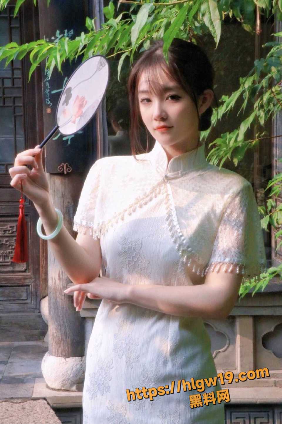 可爱甜美的反差女友 吴语萌 被渣男前男友拍摄性爱视频 分手后惨遭流出 小小的身材 大大的奶子 非常反差