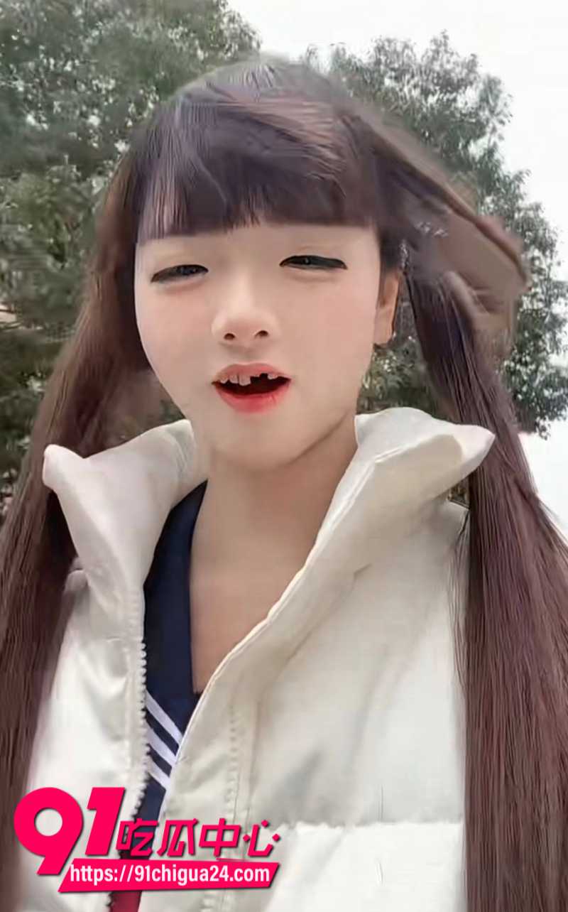 快手网红小萝莉帅气门牙出卖肉体跟土豪1V1裸聊3 快手网红小萝莉帅气门牙出卖肉体跟土豪1V1裸聊3