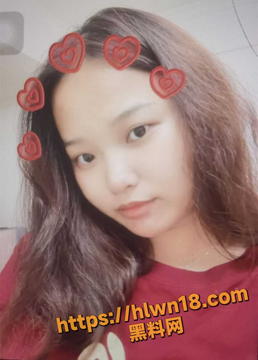 不怕少妇爱露出 就怕人妻耐不住 海南省琼海市大眼巨乳少妇 李娅姮 饥渴自拍 大量的福利视图被曝！