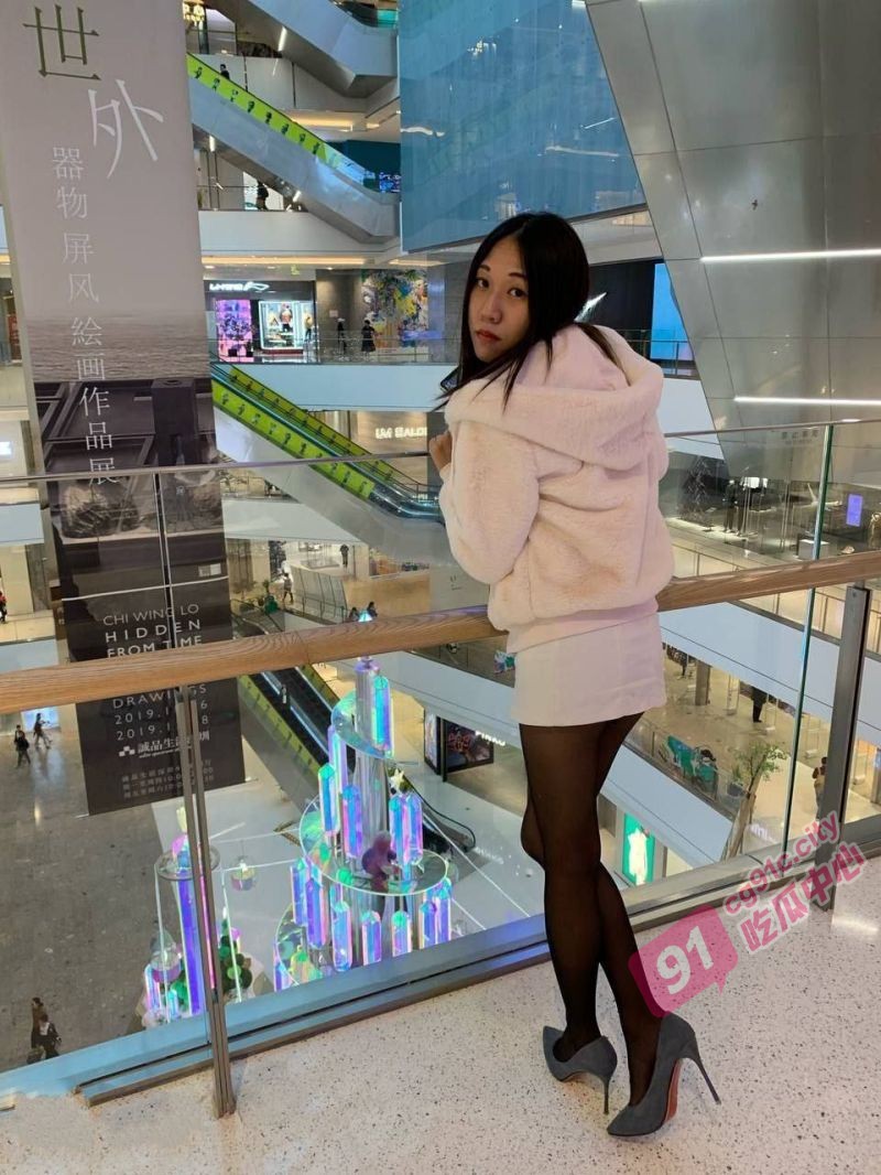年后首此约炮～高颜值闷骚少妇 女上位摇的你受不了！
