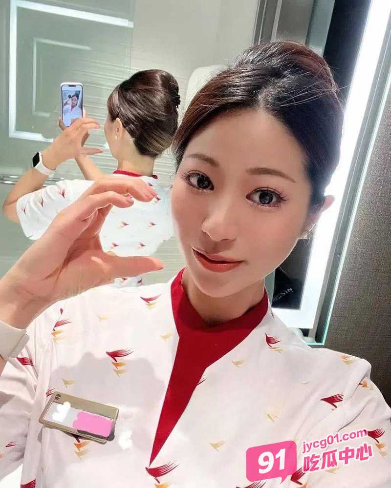 空姐偷情闺密老公 表面高雅空姐 私下却和闺蜜同吃肉棒！ 配图2