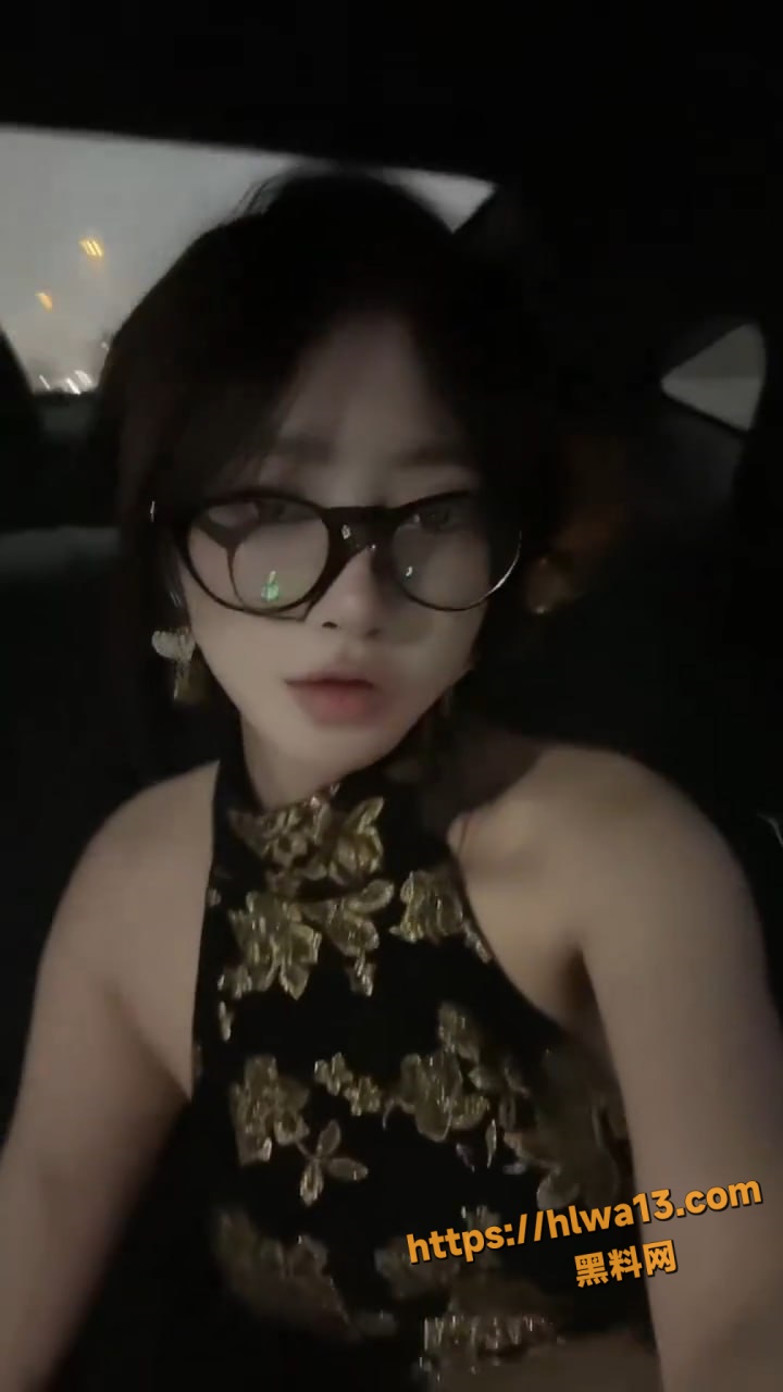 推特极品清纯少女网红 song老师 最新视频流出 反差播主跳蛋假阳具自慰 双重刺激 爽到颤抖！