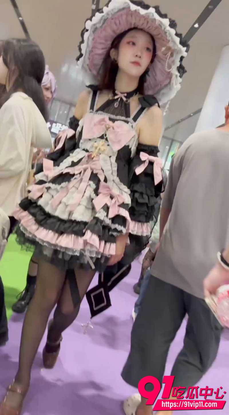 漫展抄底视频 1