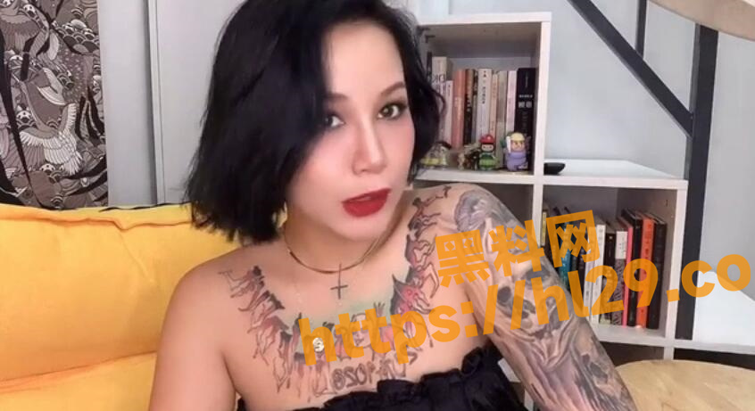 涨知识了 原来调情的时候不光是说情话做动作 还可以通过说脏话调情