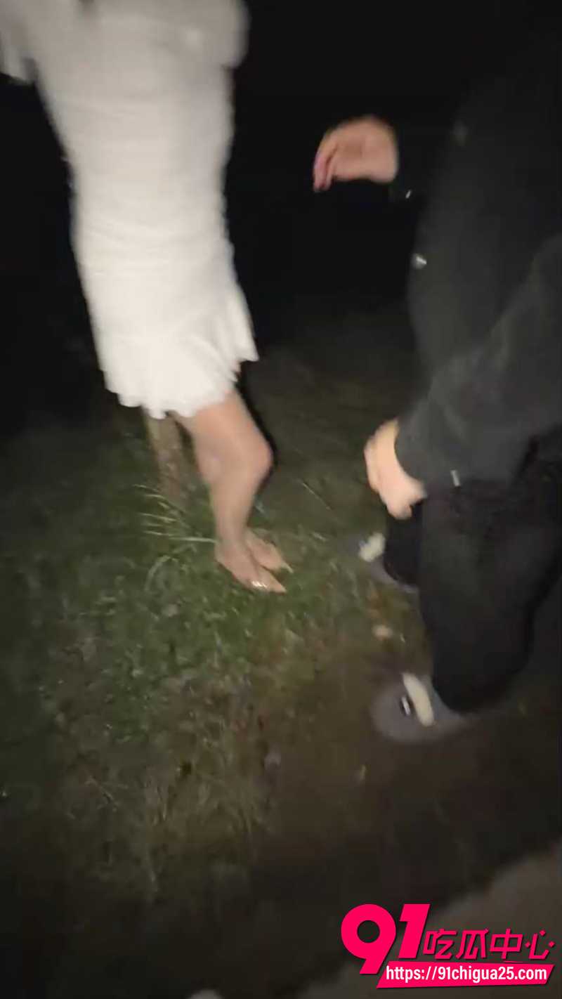 户外群P学姐被绑树上任操 1