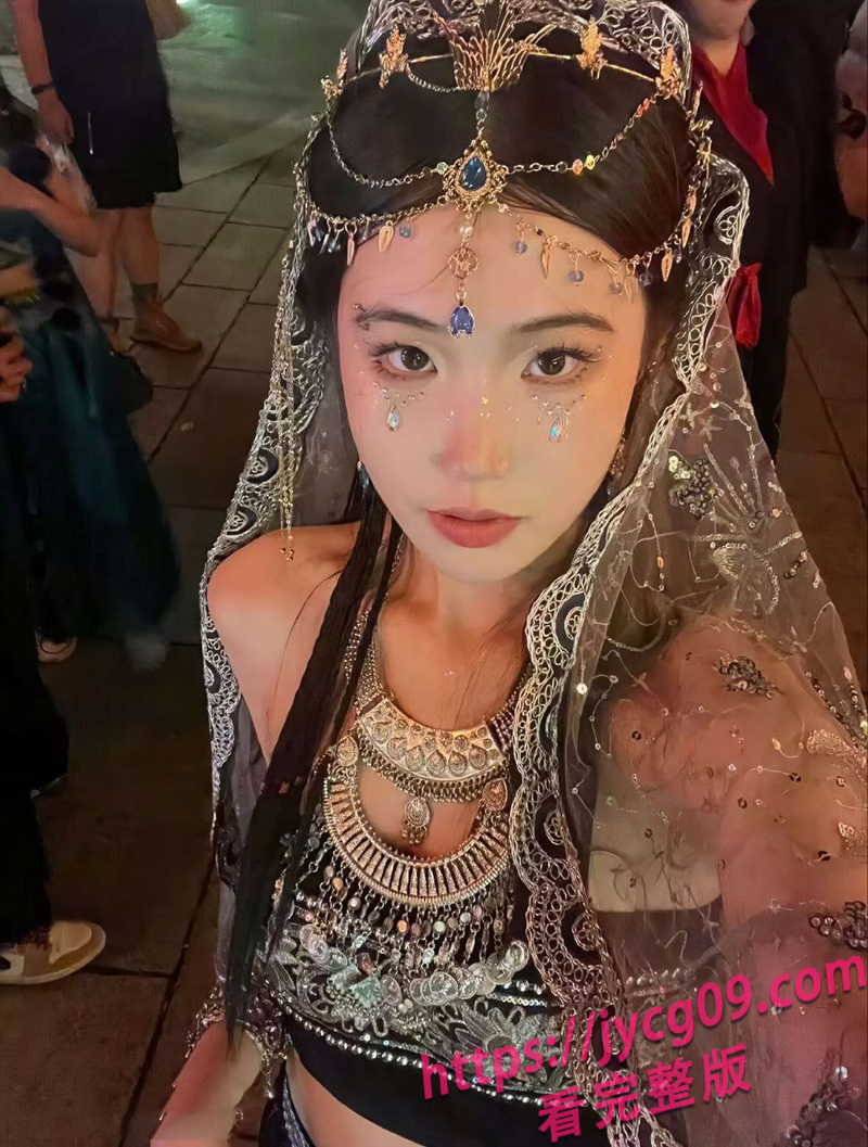 湖南长沙乖巧幼师 私下竟如此主动撩人！画面疯传