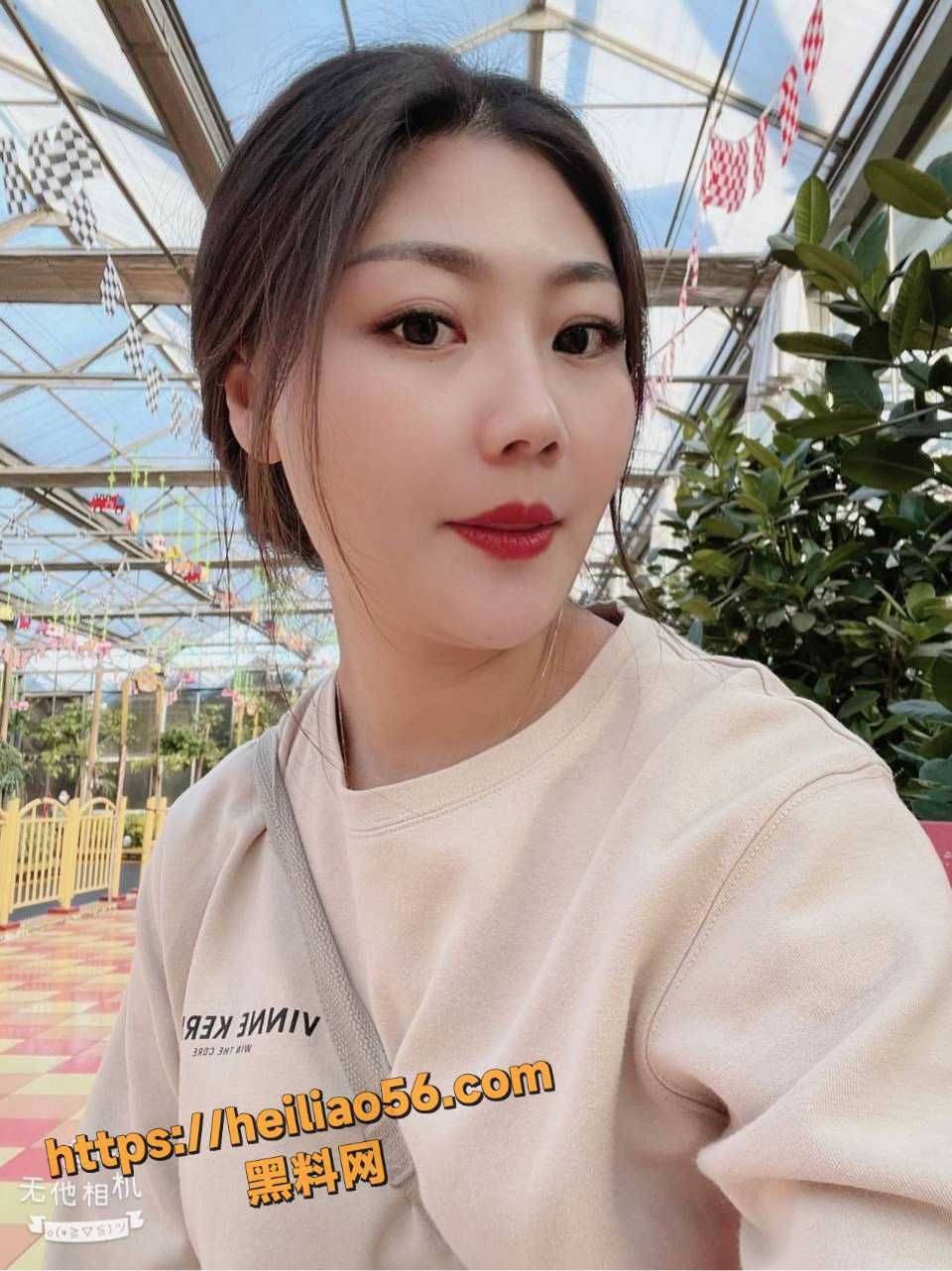 独家爆料 探探滑到广州刘钰莹聊三天就约炮 露脸口交对鸡吧爱不释手！