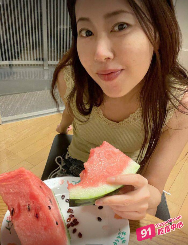 那些年错过的少妇 当年不想要现在求着操 调教各地风骚淫妇合集强势流出！ 配图4