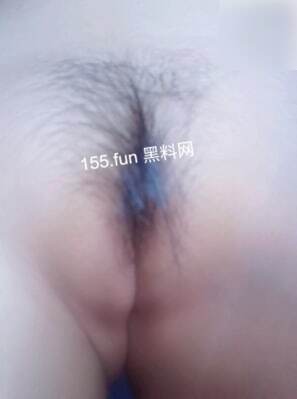 【原创首发】和闺⼥打语⾳，哭着跟我说，⼗⼋岁了还是没有阴唇，咋办啊？8p 配图