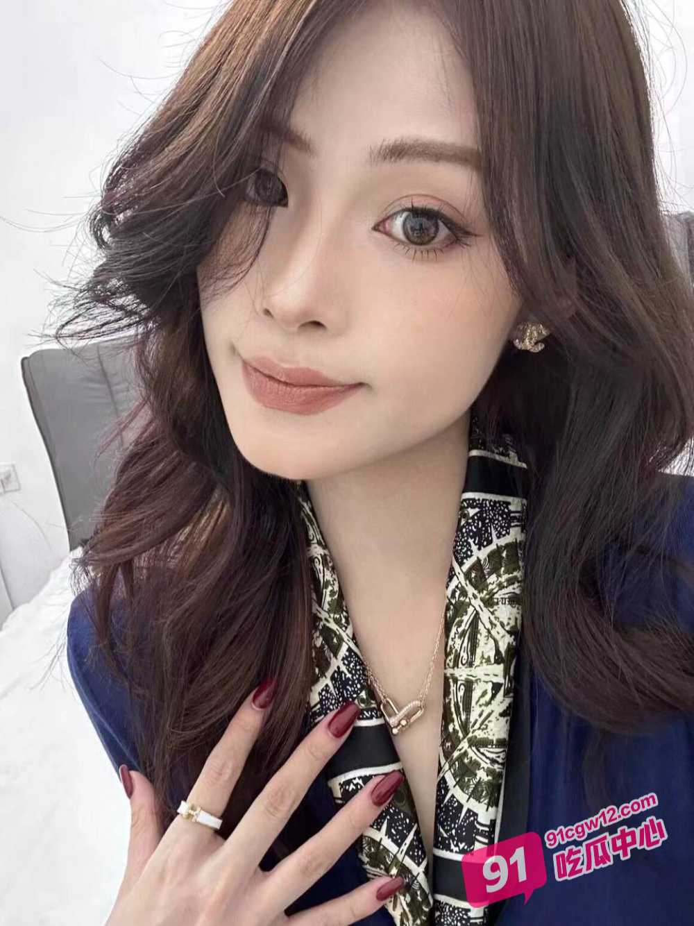 海角新作新婚骚弟媳~弟媳闺蜜定亲了 只能拿骚弟媳泄愤!
