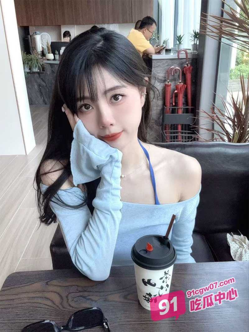 震撼推荐！91女神涵菱性爱自拍 各式浪操舔制服诱惑篇 主动上位扭动反差的不得了！