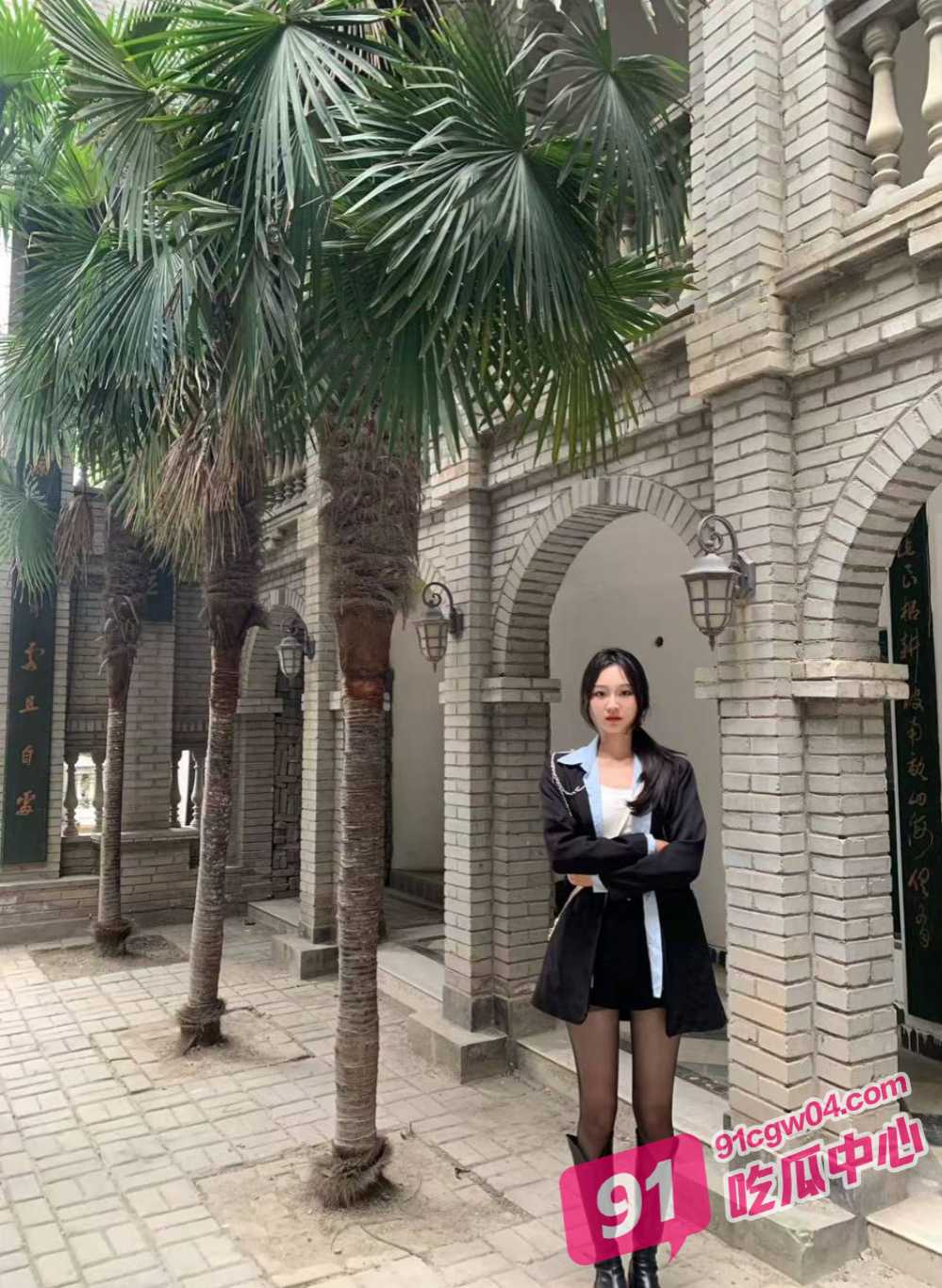 不羡鸳鸯不羡仙 又是羡慕泡良大神的一天 与美女酒店阳台刺激做爱! 配图3