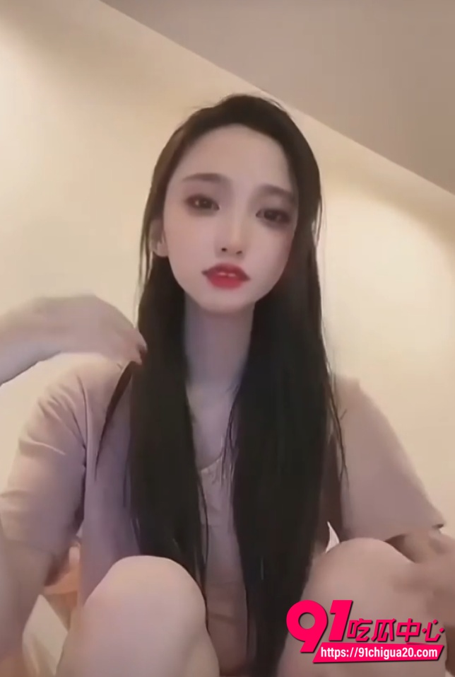 抖音快手网红直播闪现合集 各美女争相斗艳弯腰漏奶 为了流量也是拼了