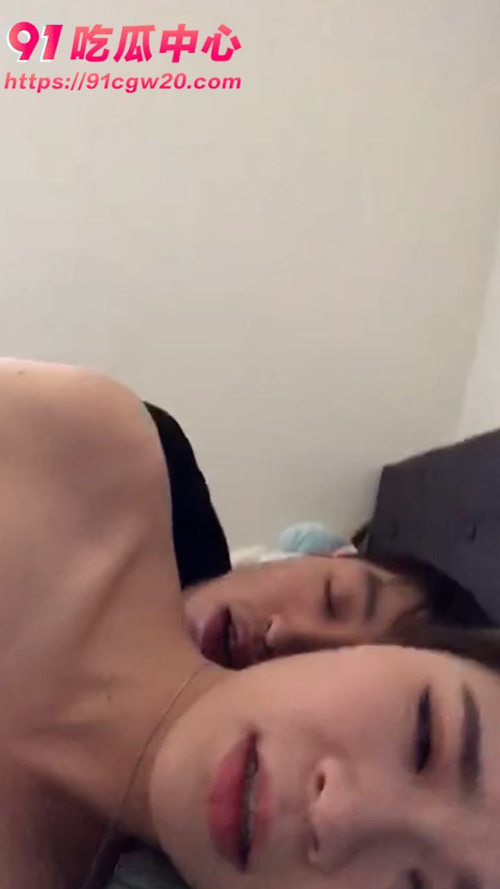 情侣性爱自拍～女朋友好像不怎么满足啊 这可咋整？
