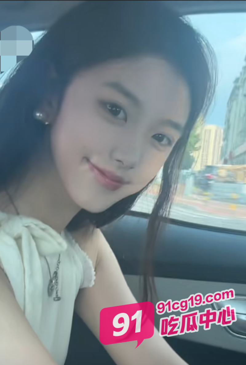 我背叛了小女友 长郡中学彭淼淼勾引我 桌下偷偷给我口交!