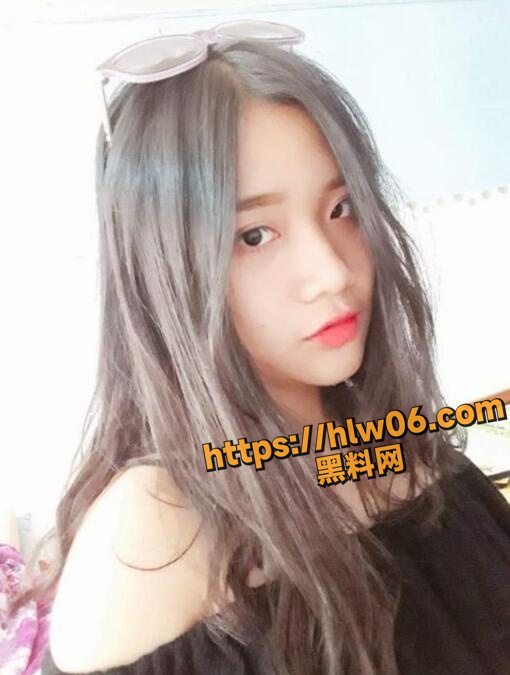 眼镜极品大奶越南学妹约炮 嘴含大鸡巴就爱不释手 一镜到底 颜射收尾！