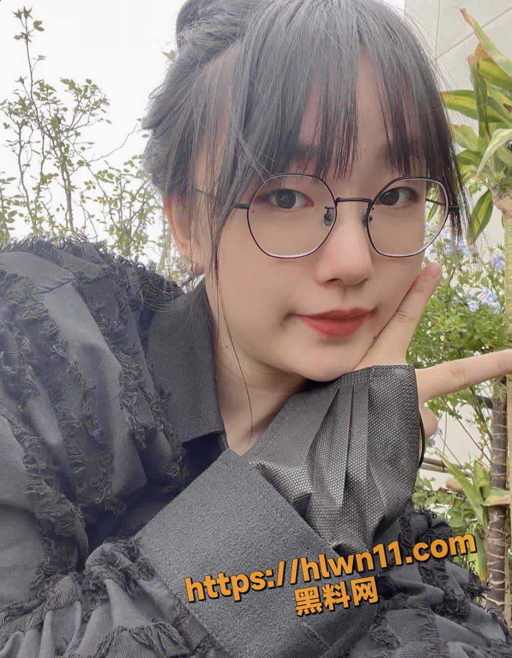 料友也宠粉 真实投稿巨乳反差学生妹 操完之后录制的视频直接分享给大家 好东西就是要一起享用！