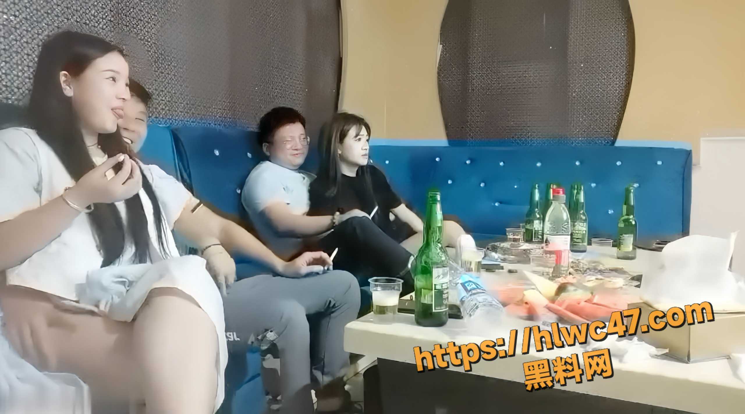 歌厅探花 大神带好兄弟商K组团约炮 微胖巨乳少妇被操到淫语不断