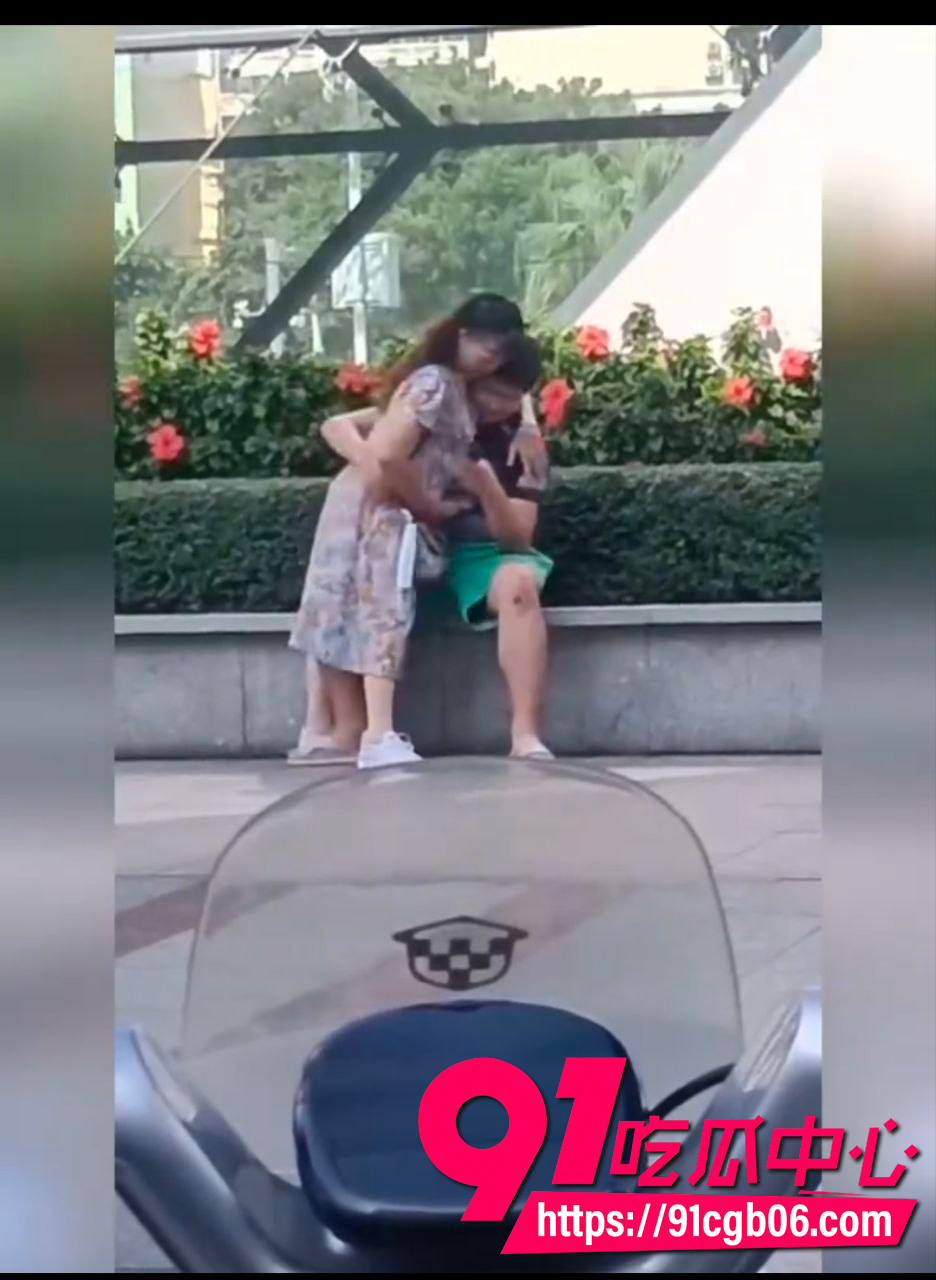 不想努力的小伙与饥渴的阿姨3