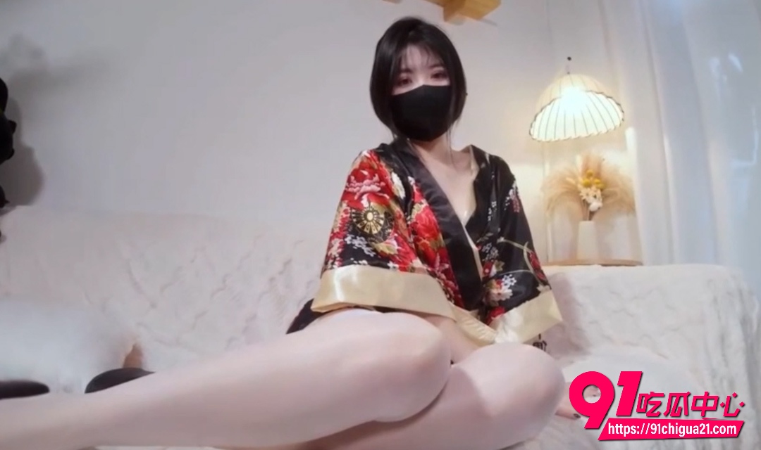 极品白虎少女懒懒猪街头捡回 情趣和服贴心侍奉肉棒 湿润美穴被插到抽搐
