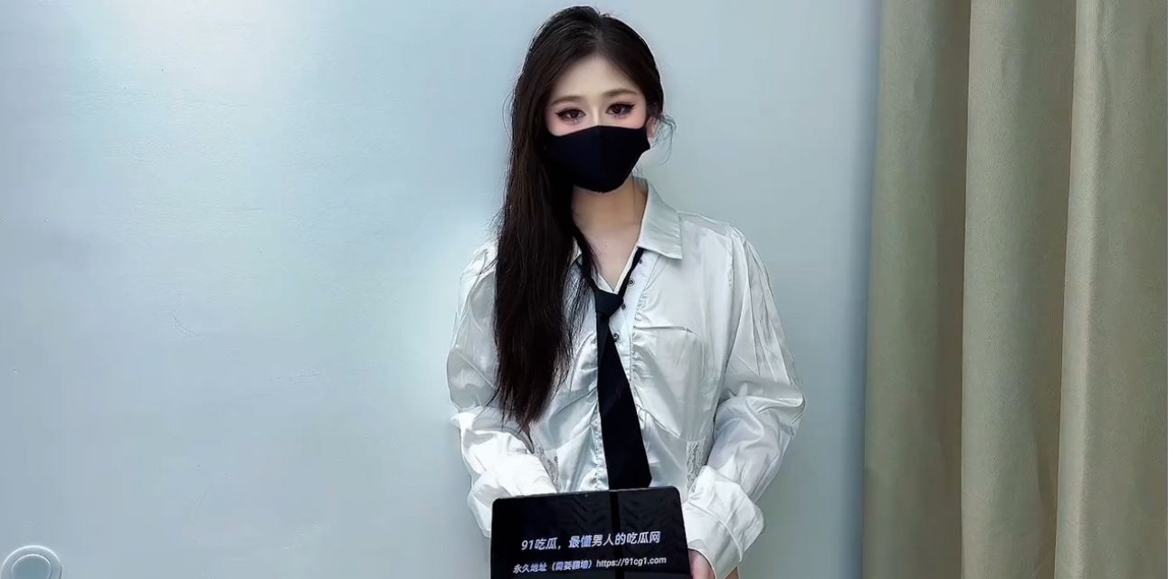 91原创风骚小姨与侄子乱伦游戏 黑丝足交侄子的大肉棒 好幸福!
