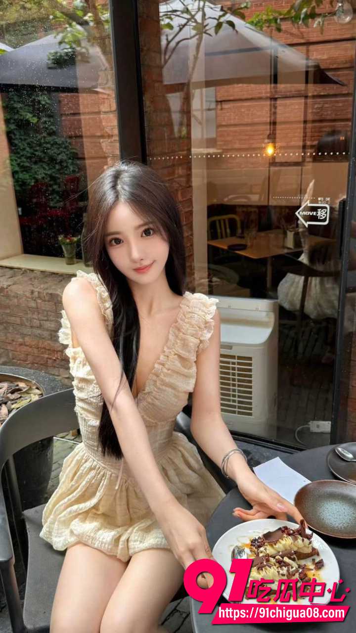 深圳第一深情泡良大神约操极品反差婊 无套直插骚穴深顶狂干 多姿势猛操浪叫高潮喷射爽翻天