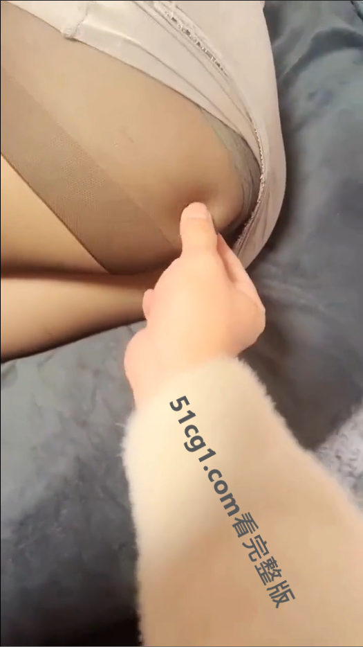 偷偷在内裤抹上春药05