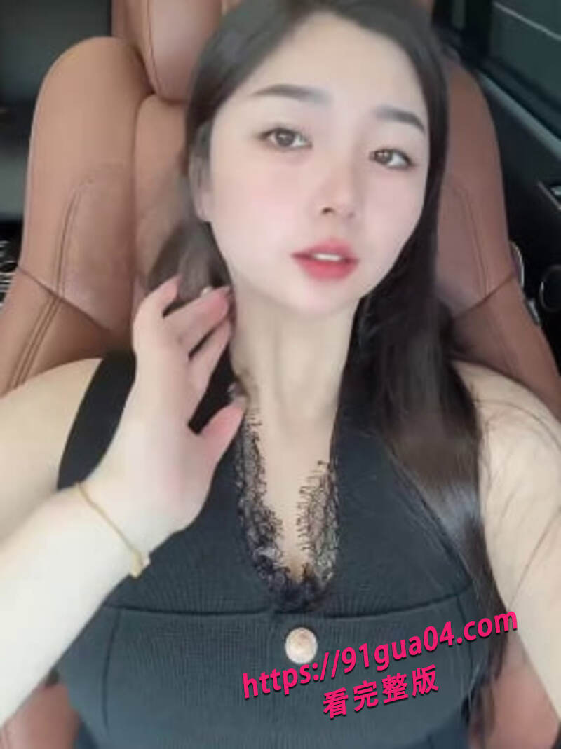 原配当街殴打小三10