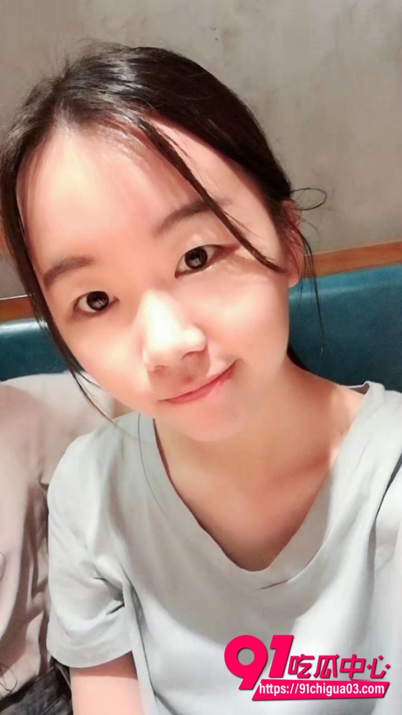 98年央企小少妇 婚内出轨男同事 露脸口交深喉大肉棒 无套后入猛操骚逼内射 精液溢出放荡至极