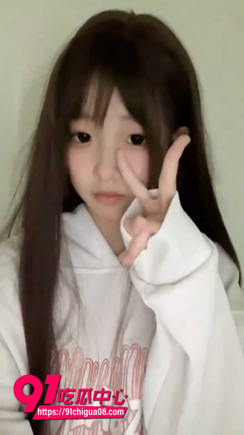 B站小萝莉呓小涵baby定制自慰福利6